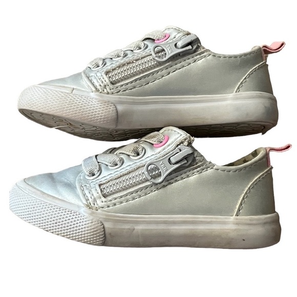 ❗️SOLD❗️Cat & Jack• Silver Zip-Up Sneakers - Picture 5 of 10